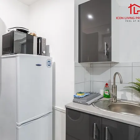 Arch-View Apartment 1 By Icon Living Properties Short Lets & Serviced Accommodation Wembley Londres Exterior foto