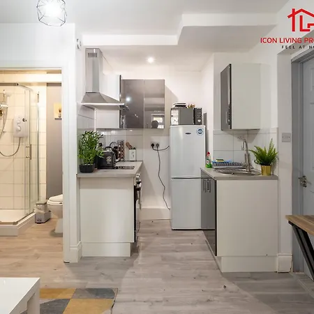 Arch-View Apartment 1 By Icon Living Properties Short Lets & Serviced Accommodation Wembley Londres Exterior foto