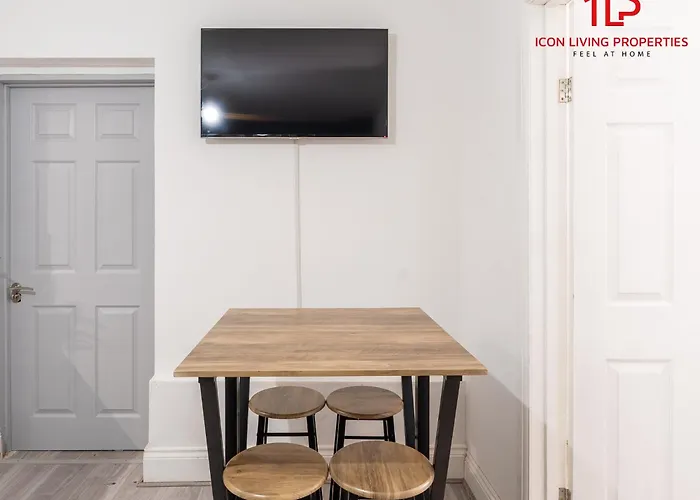 Arch-View Apartment 1 By Icon Living Properties Short Lets & Serviced Accommodation Wembley