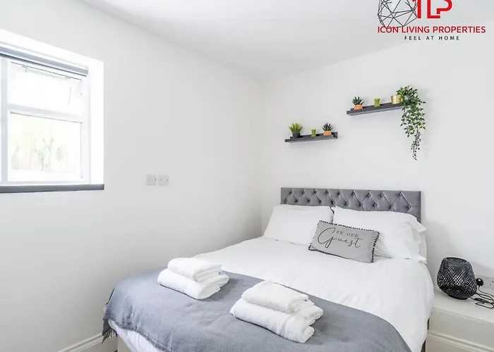 Arch-View Apartment 1 By Icon Living Properties Short Lets & Serviced Accommodation Wembley