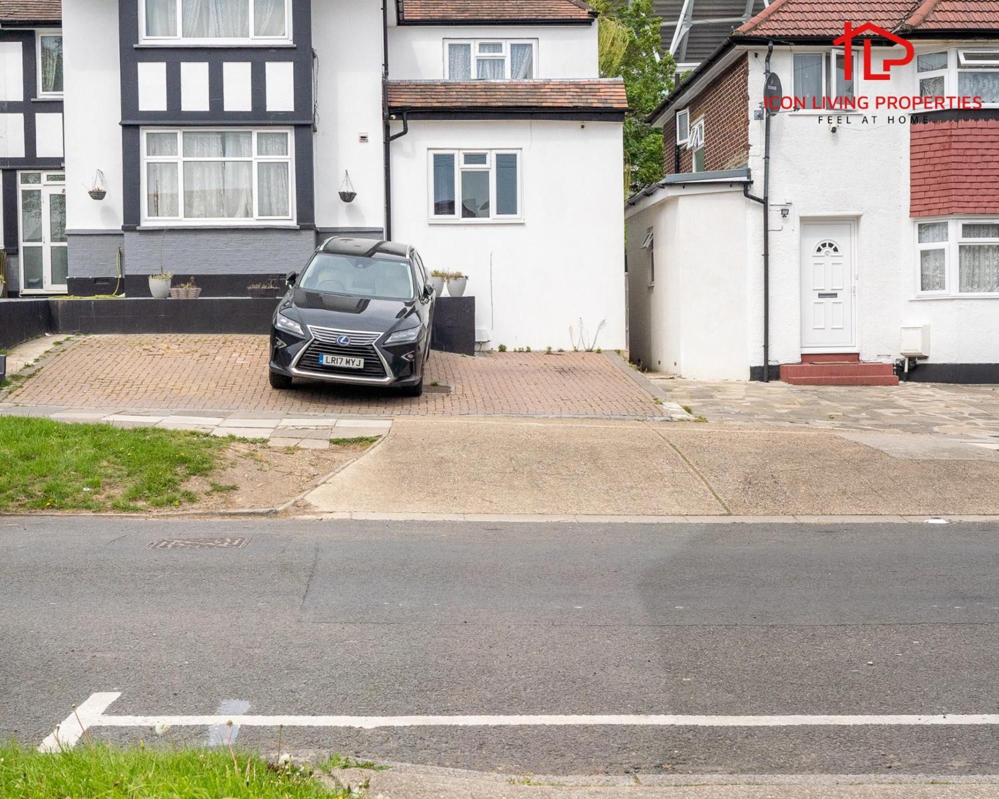 Apartment Arch-view 1 By Icon Living Short Lets & Serviced Wembley London